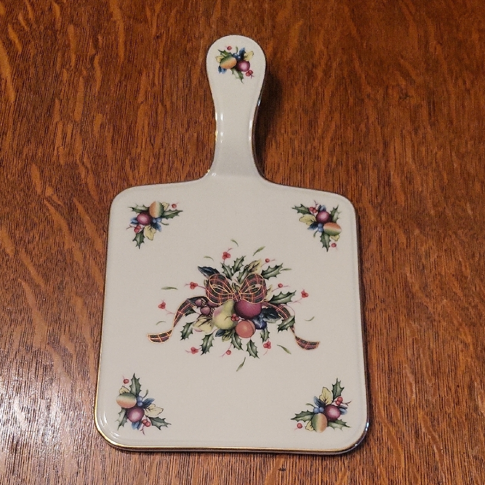 Lenox Holiday Tartan Ceramic Piece